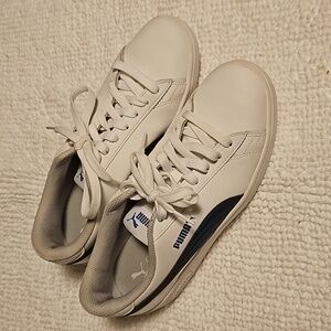 NWOT Womans Size 6.5 Puma Sneakers